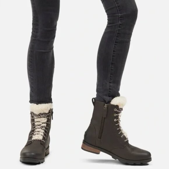Sorel Emelie Lace Cozy Boot Size 7.5 New - Picture 2 of 10